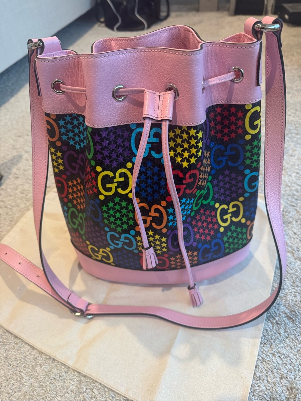 Gucci Pink Multicolor GG Supreme Bucket Bag - Picture 2 of 5